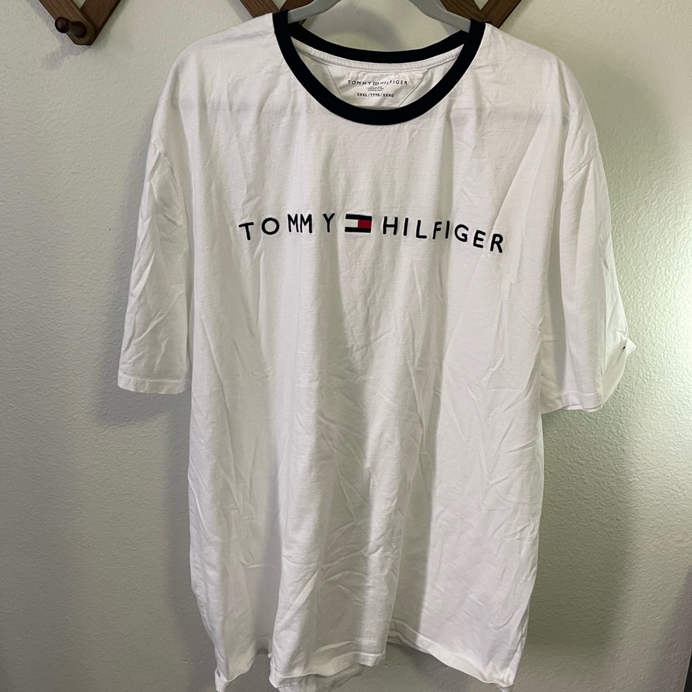 Soft cotton T-shirt Three XL for big and tall namebrand Calvin Klein